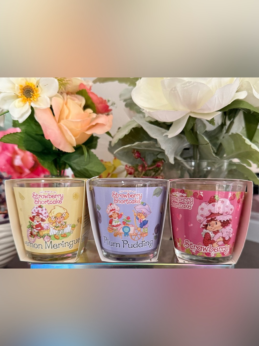🆕🪷 THE WORLD OF STRAWBERRY SHORTCAKE LIMITED EDITION 3-PIECE CANDLE SET. NEW!